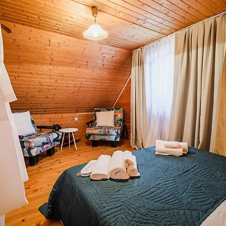 Дом отдыха Log Vista View With Seasonal Hot Tub Bizeljsko