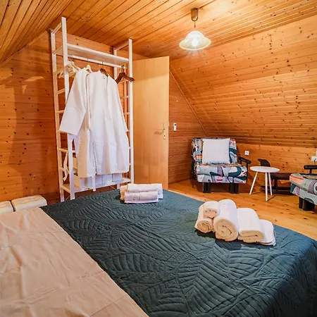 Log Vista View With Seasonal Hot Tub 펜션 *