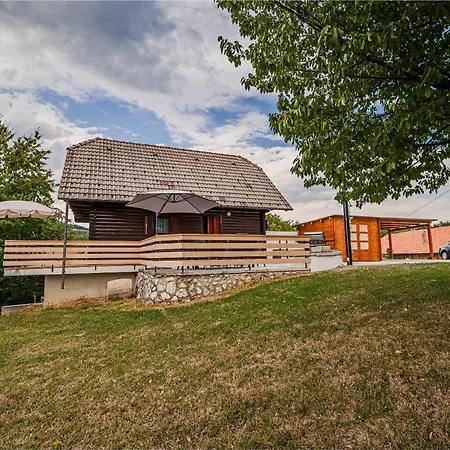 Log Vista View With Seasonal Hot Tub Bizeljsko