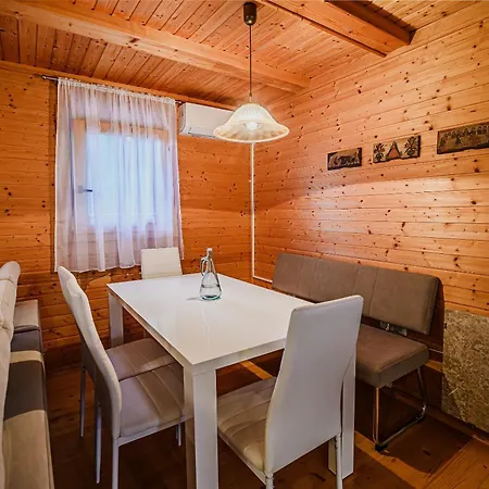 Log Vista View With Seasonal Hot Tub