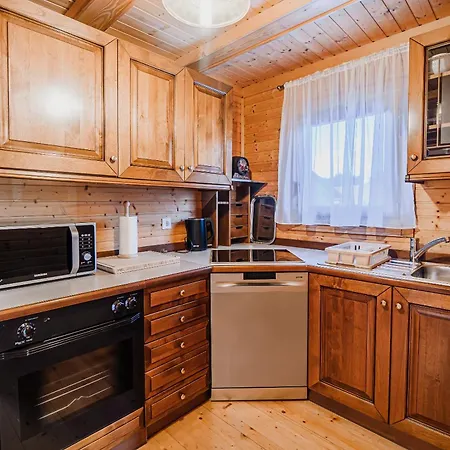 펜션 Log Vista View With Seasonal Hot Tub *