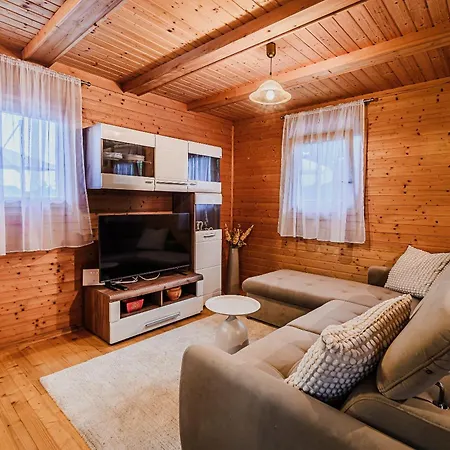 Log Vista View With Seasonal Hot Tub * Bizeljsko