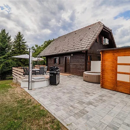 Log Vista View With Seasonal Hot Tub