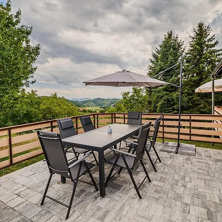 펜션 Log Vista View With Seasonal Hot Tub *