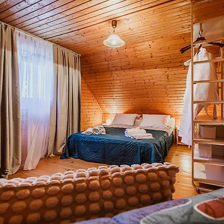 펜션 Log Vista View With Seasonal Hot Tub Bizeljsko