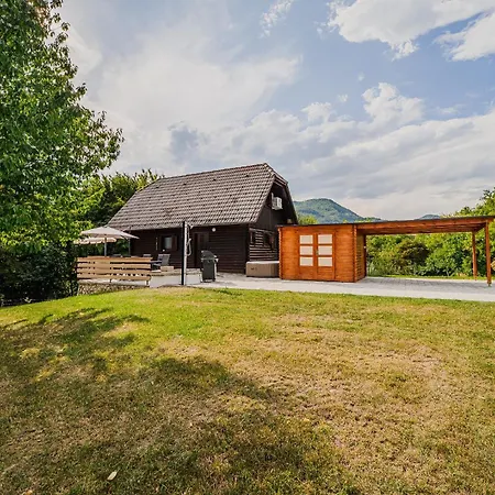 Log Vista View With Seasonal Hot Tub * Bizeljsko