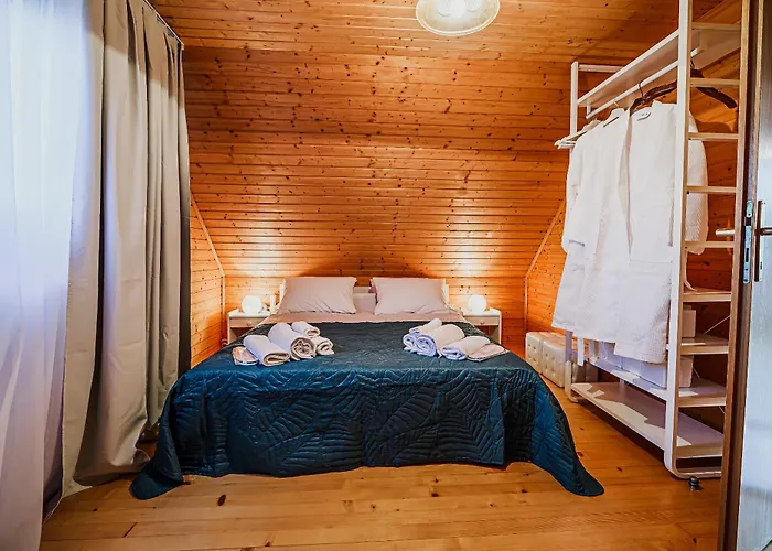 Log Vista View With Seasonal Hot Tub Bizeljsko