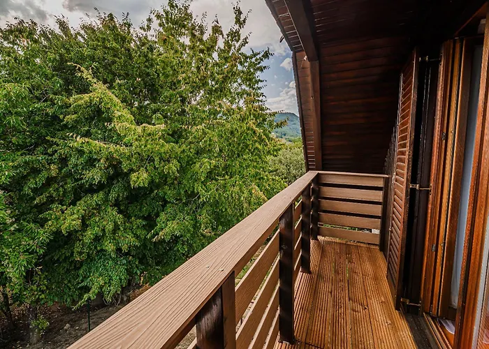 Počitniška hiša Log Vista View With Seasonal Hot Tub *