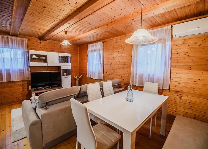 Log Vista View With Seasonal Hot Tub Bizeljsko