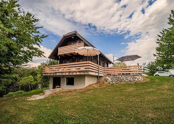 Log Vista View With Seasonal Hot Tub Počitniška hiša *