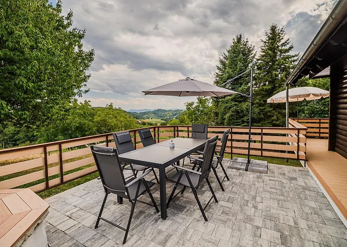 Počitniška hiša Log Vista View With Seasonal Hot Tub *