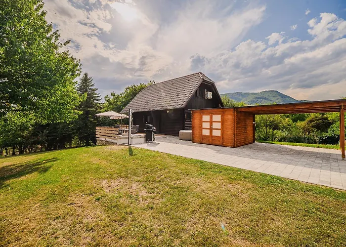 Počitniška hiša Log Vista View With Seasonal Hot Tub *