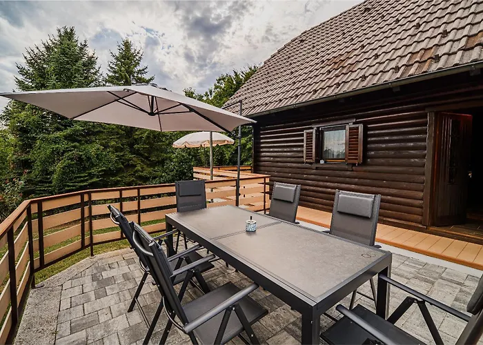 Počitniška hiša Log Vista View With Seasonal Hot Tub *